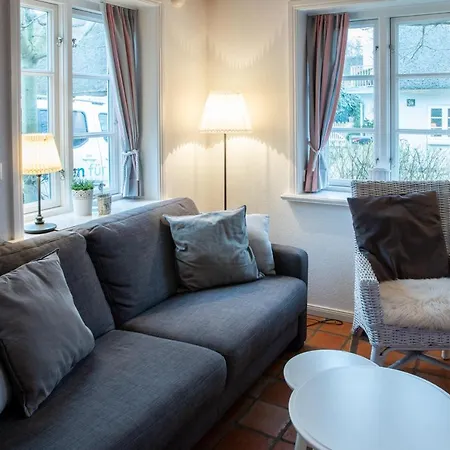 Ferienwohnung Oldsum Apartmán *